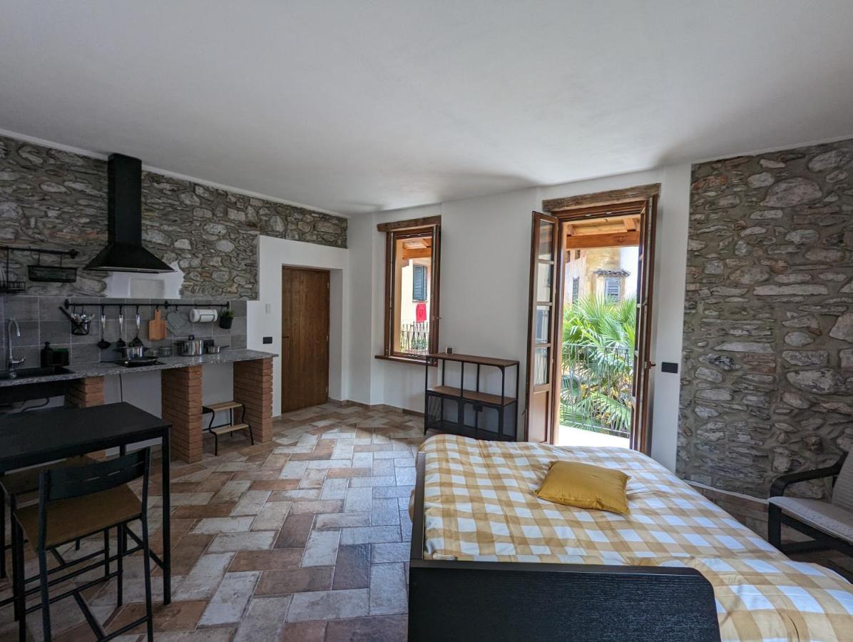 Antica Osteria Apartments Dongo Exterior photo
